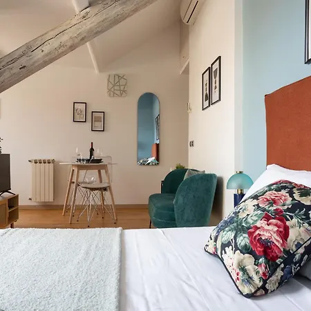 Lägenhet The Rent - Beautiful With Balcony In Porta Romana *