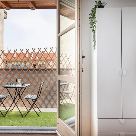 The Rent - Beautiful With Balcony In Porta Romana Apartment