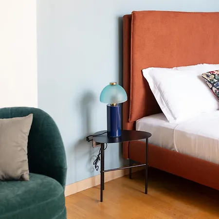 The Rent - Beautiful With Balcony In Porta Romana شقة *